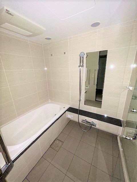 バス・シャワールーム　バス