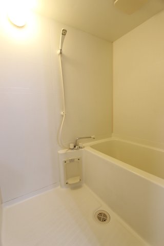 バス・シャワールーム　参考写真です。現況優先。
