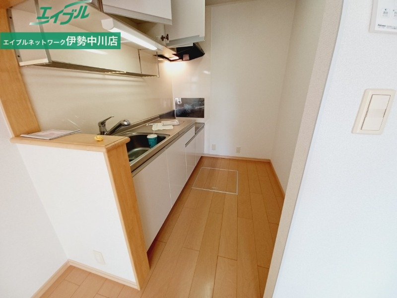 キッチン　反転タイプ参考写真