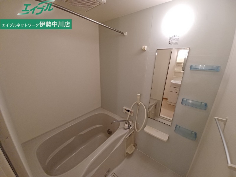 バス・シャワールーム　反転タイプ参考写真