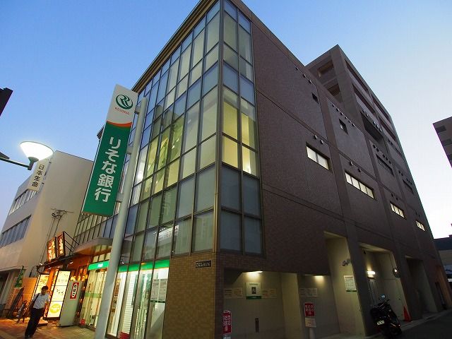 銀行　りそな銀行　住道支店（銀行）まで400m