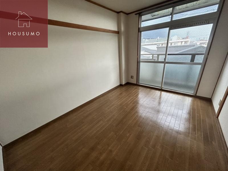 その他部屋・スペース　開放的な寝室です