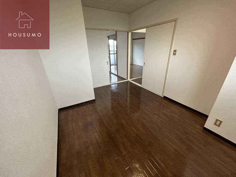 居室・リビング　こちらの居間で趣味の時間をお楽しみください