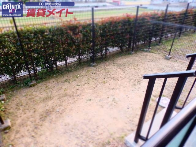 庭　同型参考写真