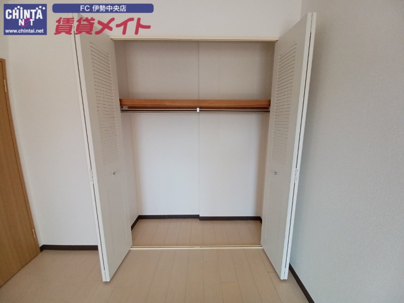 収納　同型参考写真