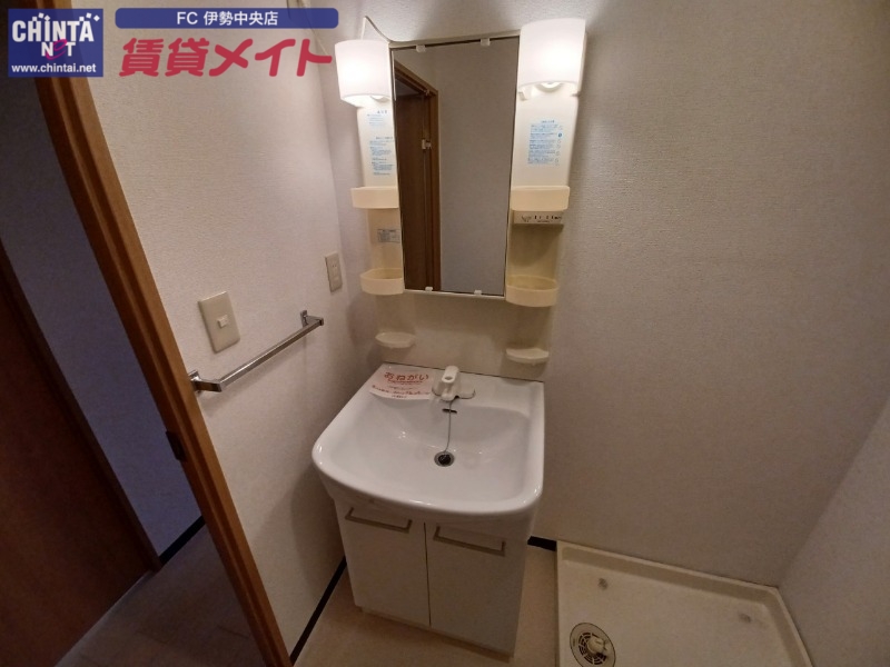 洗面設備　同型参考写真