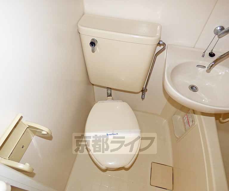 トイレ　ユニットバス内トイレです