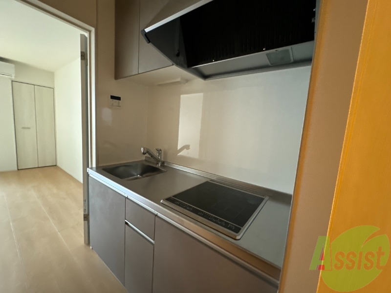 キッチン　ＩＨコンロが設置されています。入居後すぐに使えますね。