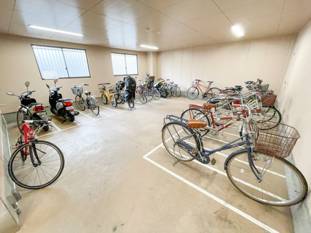 その他共有部分　自転車はこちらに置けます