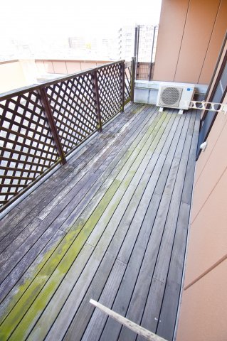 バルコニー　明るいバルコニーです