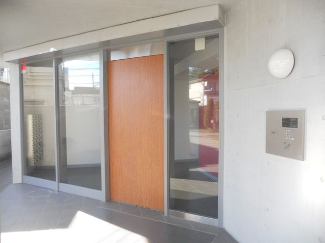 エントランス　★安心のオートロック付エントランスです★