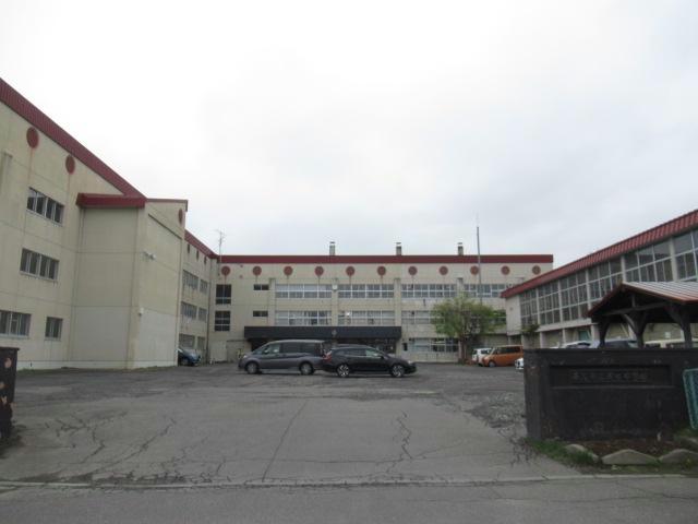 中学校　帯広市立南町中学校（中学校）まで541m