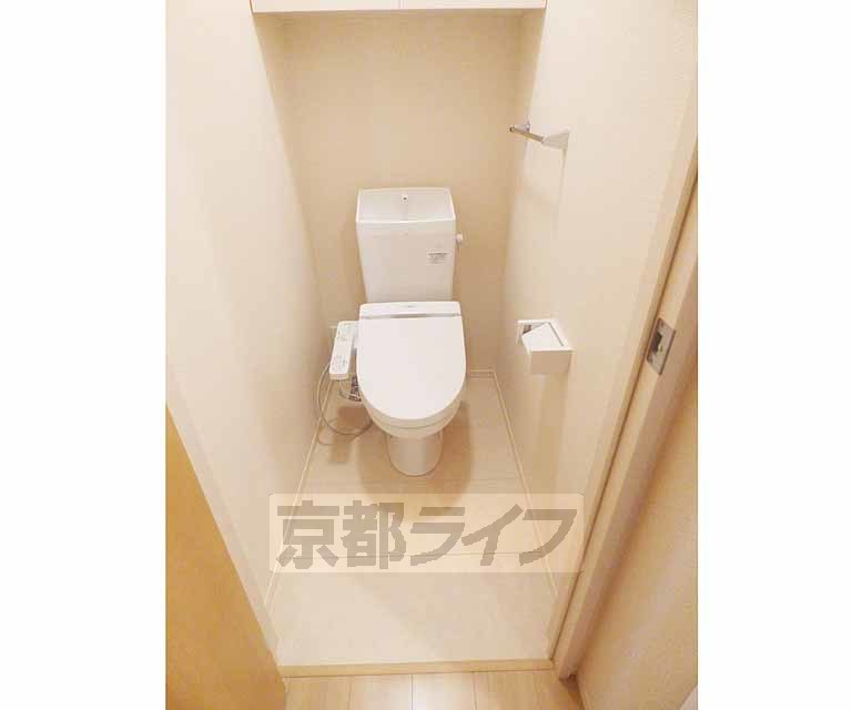 トイレ　ウォシュレットつきです。