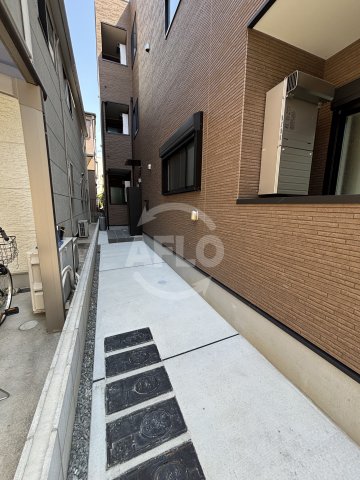 エントランス　ベル　ルミエール中川　エントランス