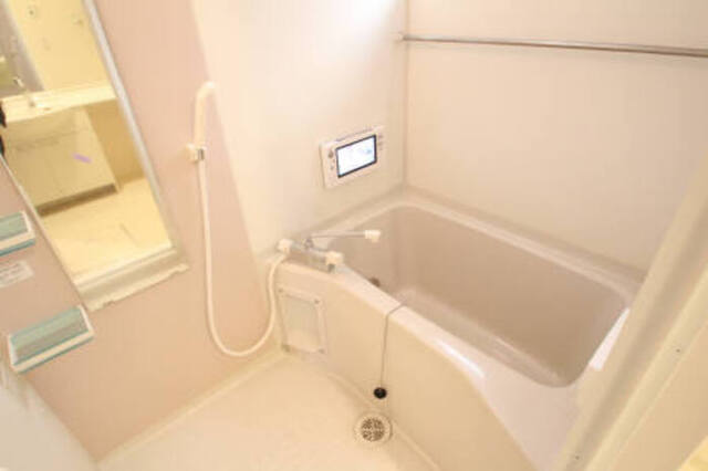 バス・シャワールーム　１号室浴室（液晶ＴＶ付！）