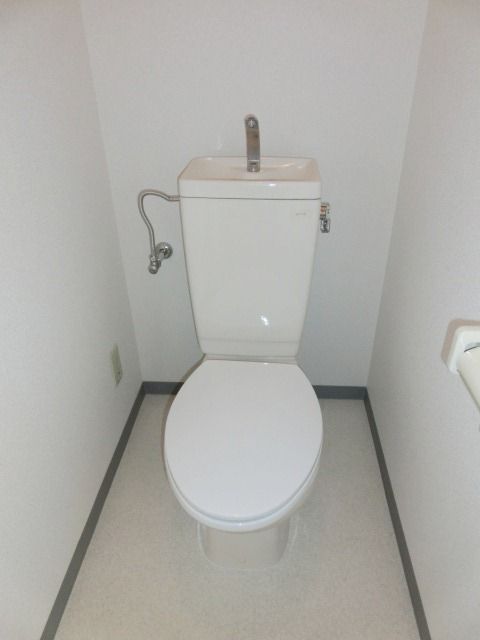 トイレ　清潔感のあるトイレです