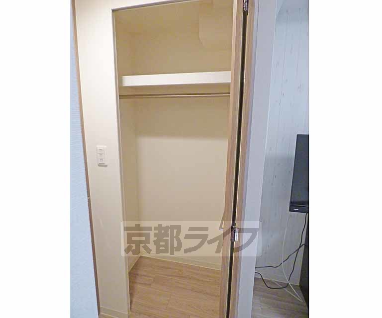 収納　広々とした収納です。