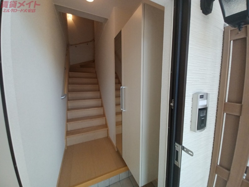 玄関　同型参考写真