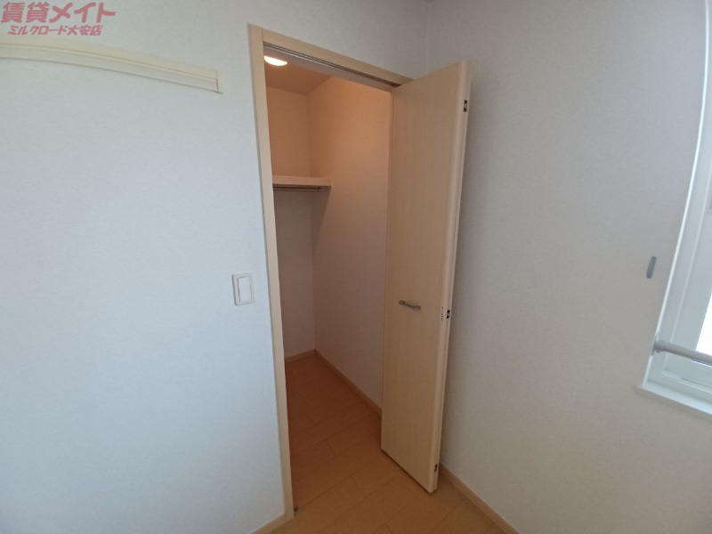 収納　同型参考写真