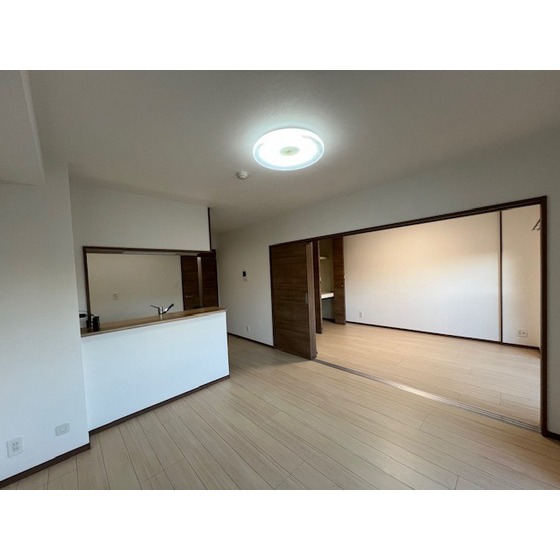 居室・リビング　同タイプ別物件の写真です。実際とは異なります。