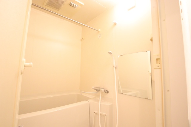 バス・シャワールーム　※別号室参考写真、現況優先※