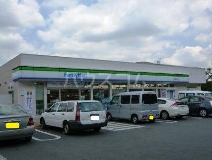 コンビニ　ファミリーマート世田谷玉堤店（コンビニ）まで661m