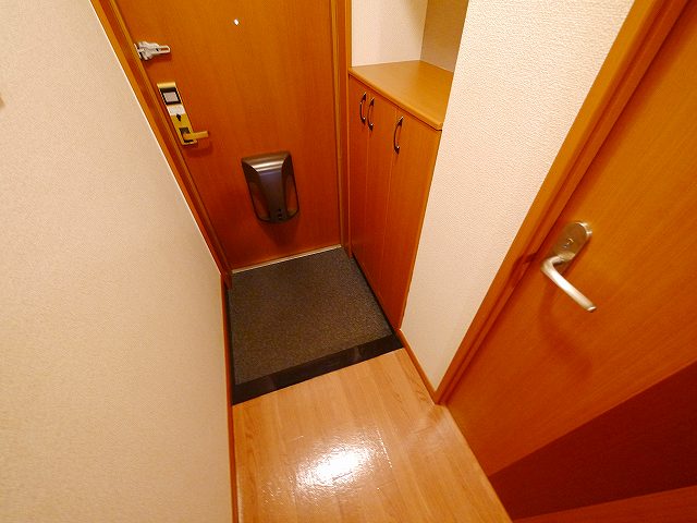 玄関　明るい玄関です