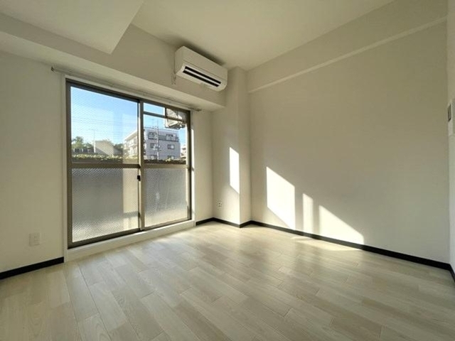 居室・リビング　洋室　５．５帖