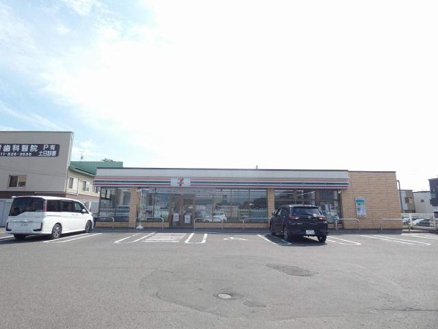 コンビニ　セブンイレブン（コンビニ）まで503m