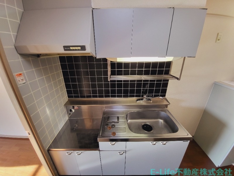 キッチン　※同型間取り別部屋写真