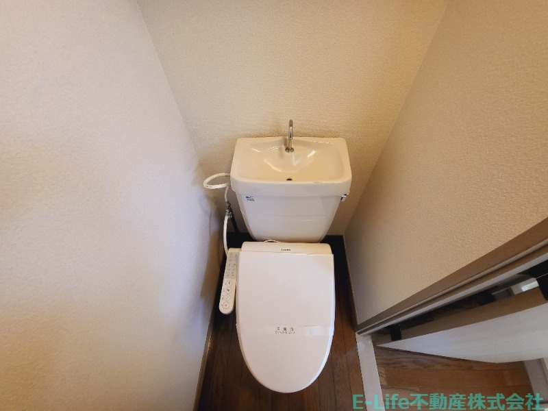 トイレ　※同型間取り別部屋写真