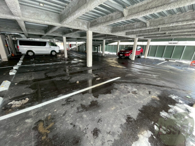 駐車場　駐車場