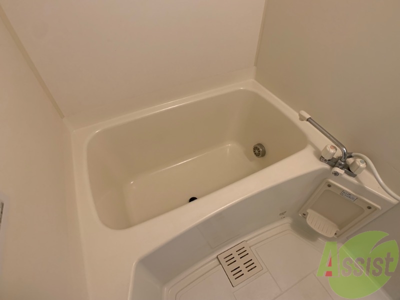 バス・シャワールーム　お風呂になります。日々の疲れを癒して下さい。