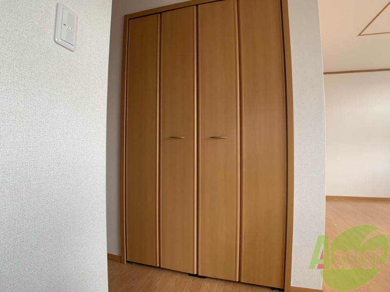 収納　収納になります。お洋服などはこちらへどうぞ。