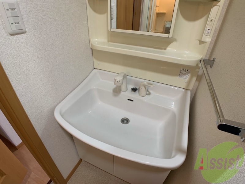 洗面設備　洗面台になります。身支度の準備はこちらで！