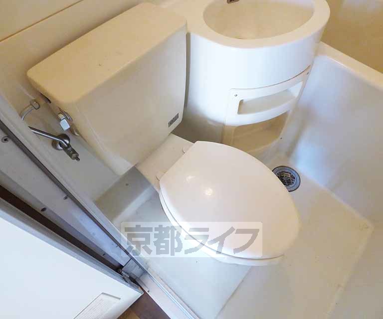 トイレ　清潔感あるユニットバス