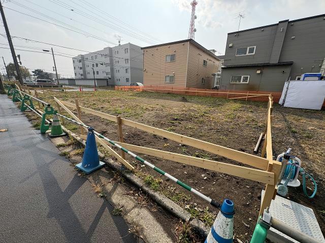 建物外観　建築中