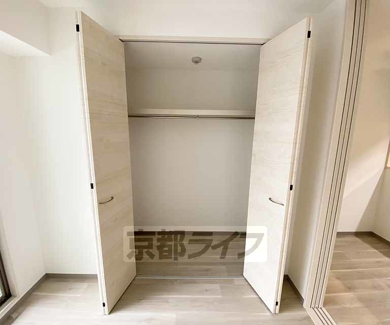 収納　洋服や日用品などが収納できます。