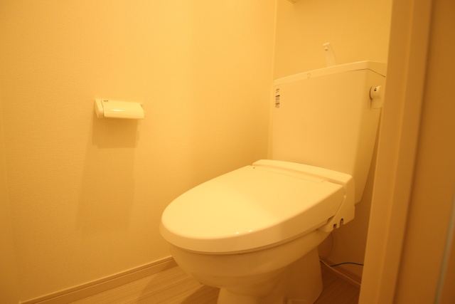 トイレ　※別室の参考写真の為、現況優先です。