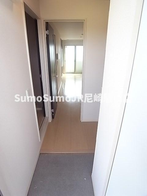 玄関　明るい玄関です