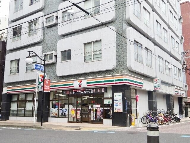 コンビニ　セブンイレブン鹿児島山之口町店（コンビニ）まで731m