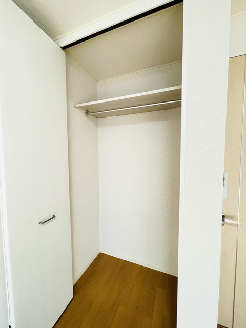 収納　清掃前の写真です