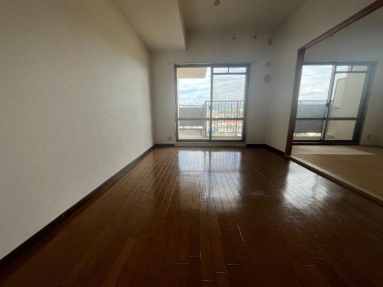 居室・リビング　ＷＥＳＴ関空泉南ハイツ 　システムキッチンです