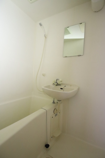 バス・シャワールーム　※別室の参考写真の為、現況優先です。