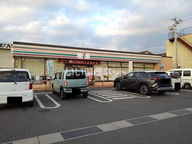 コンビニ　セブンイレブン　明神２丁目店（コンビニ）まで302m