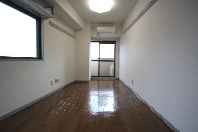 居室・リビング　同物件別号室の写真です。