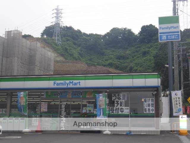 コンビニ　ファミリーマート　湘南港が丘店（コンビニ）まで736m