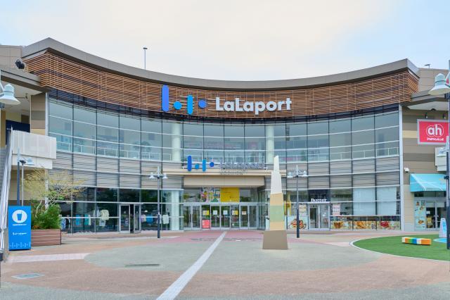 飲食店　丸亀製麺 ららぽーと甲子園店（飲食店）まで949m