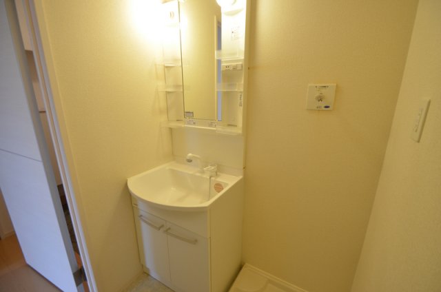 洗面設備　独立洗面台で便利♪