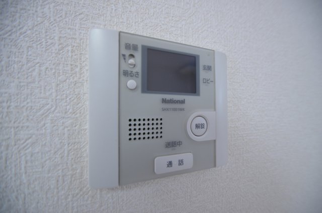 セキュリティ　モニター付きドアホンで安心♪